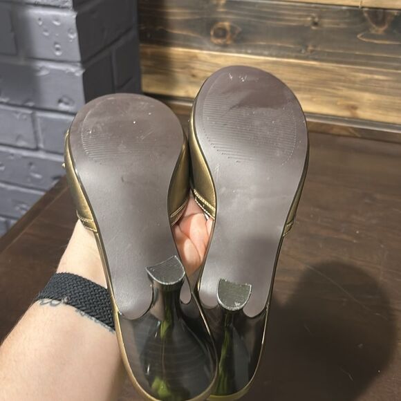 Rule by Steve Madden Gold Bronze Slip-on Kitten Heels with Bows Size 8.5 - Picture 9 of 10